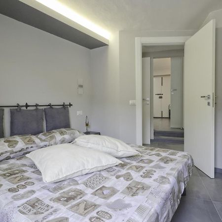 Casa Vacanze Vicolo Della Luna Ambra Bagian luar foto